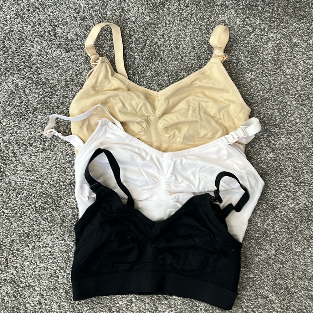 Maternity/nursing bras, size M
